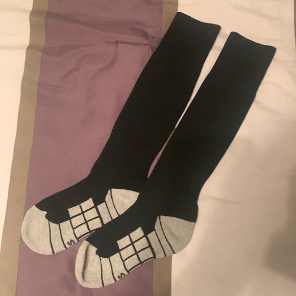 Unbranded Soccer Socks - Size SM - Picture 1 of 3